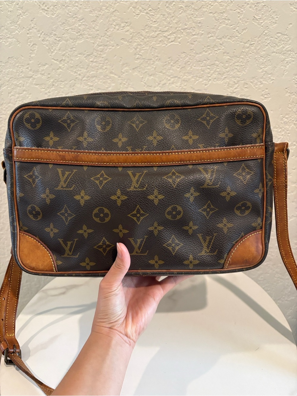 Louis Vuitton Trocadero 30 Brown
Monogram Crossbody Bag
